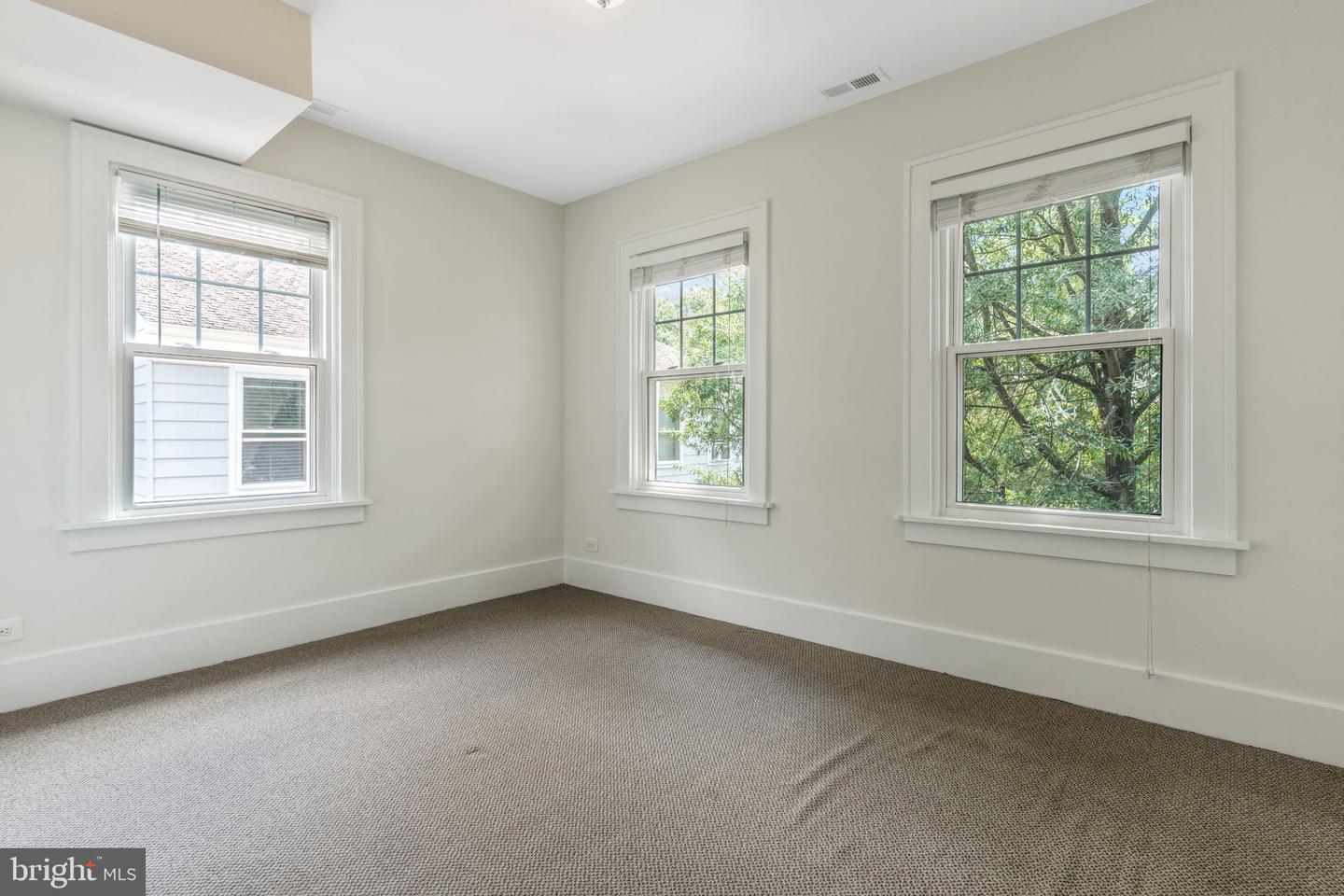 2629 WASHINGTON BLVD, ARLINGTON, Virginia 22201, 5 Bedrooms Bedrooms, ,3 BathroomsBathrooms,Residential,For sale,2629 WASHINGTON BLVD,VAAR2059484 MLS # VAAR2059484