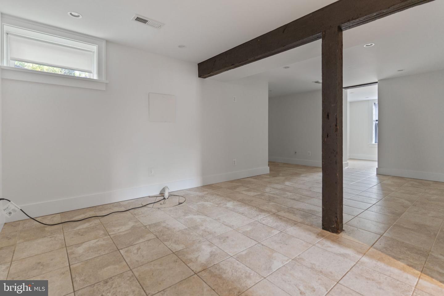 2629 WASHINGTON BLVD, ARLINGTON, Virginia 22201, 5 Bedrooms Bedrooms, ,3 BathroomsBathrooms,Residential,For sale,2629 WASHINGTON BLVD,VAAR2059484 MLS # VAAR2059484