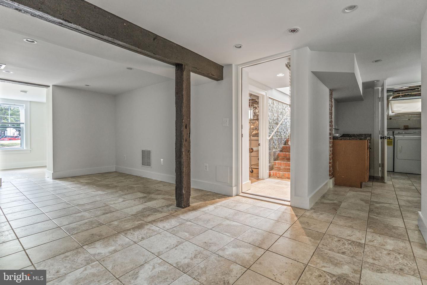 2629 WASHINGTON BLVD, ARLINGTON, Virginia 22201, 5 Bedrooms Bedrooms, ,3 BathroomsBathrooms,Residential,For sale,2629 WASHINGTON BLVD,VAAR2059484 MLS # VAAR2059484