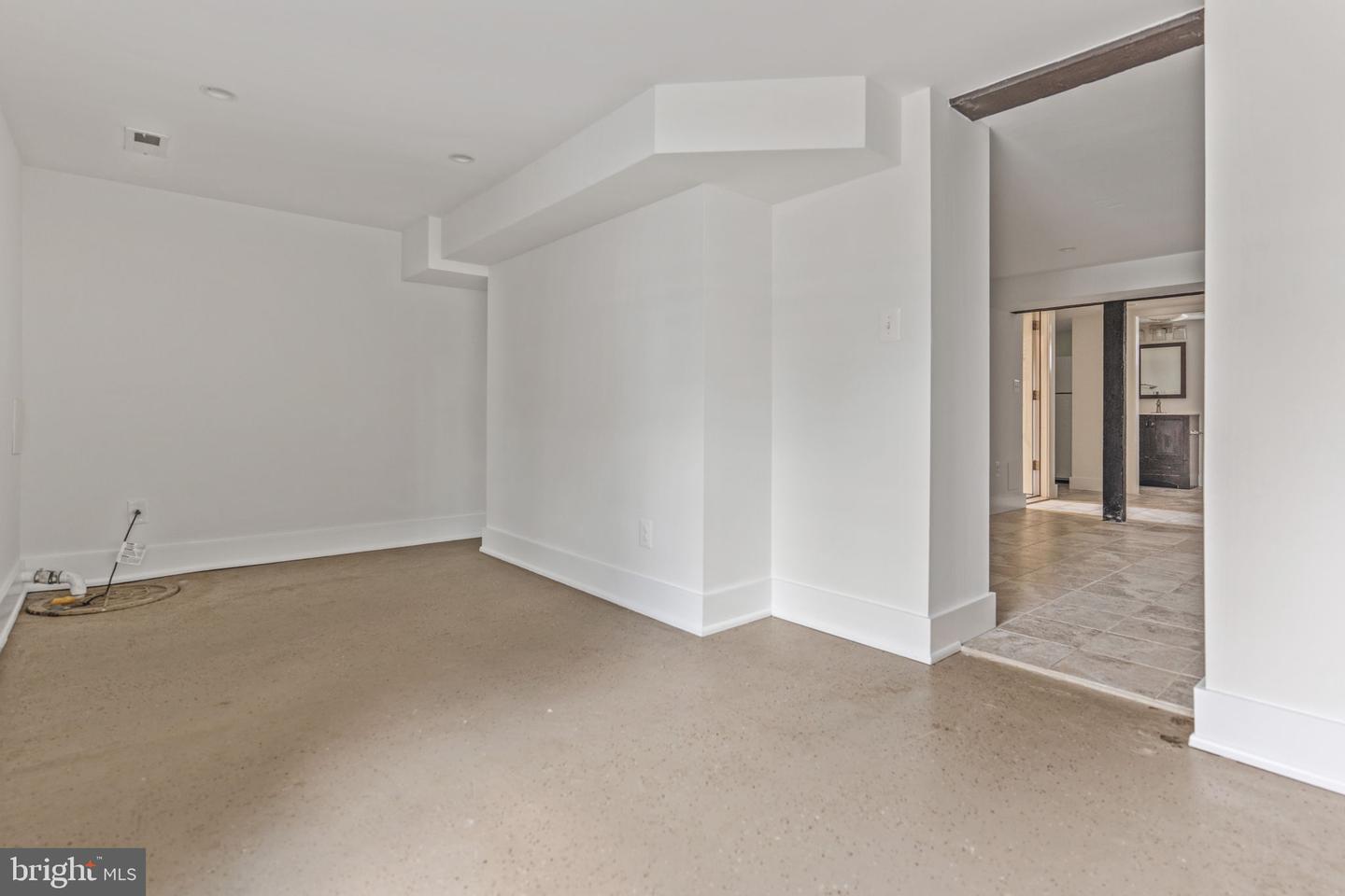 2629 WASHINGTON BLVD, ARLINGTON, Virginia 22201, 5 Bedrooms Bedrooms, ,3 BathroomsBathrooms,Residential,For sale,2629 WASHINGTON BLVD,VAAR2059484 MLS # VAAR2059484