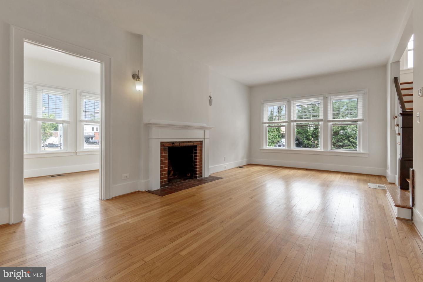2629 WASHINGTON BLVD, ARLINGTON, Virginia 22201, 5 Bedrooms Bedrooms, ,3 BathroomsBathrooms,Residential,For sale,2629 WASHINGTON BLVD,VAAR2059484 MLS # VAAR2059484