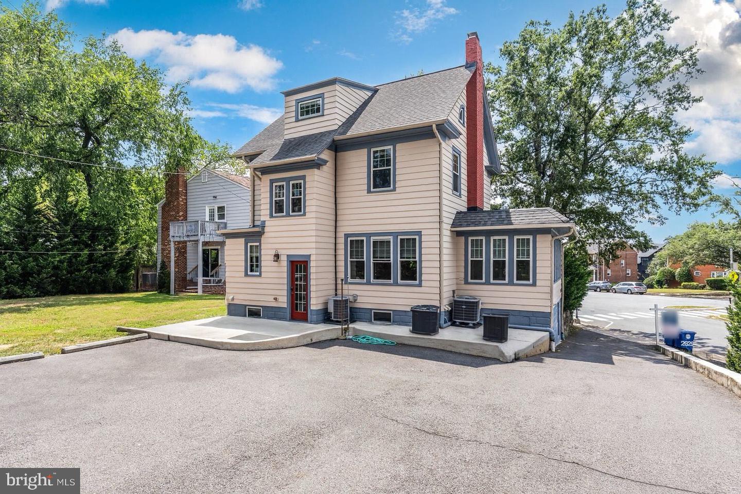 2629 WASHINGTON BLVD, ARLINGTON, Virginia 22201, 5 Bedrooms Bedrooms, ,3 BathroomsBathrooms,Residential,For sale,2629 WASHINGTON BLVD,VAAR2059484 MLS # VAAR2059484
