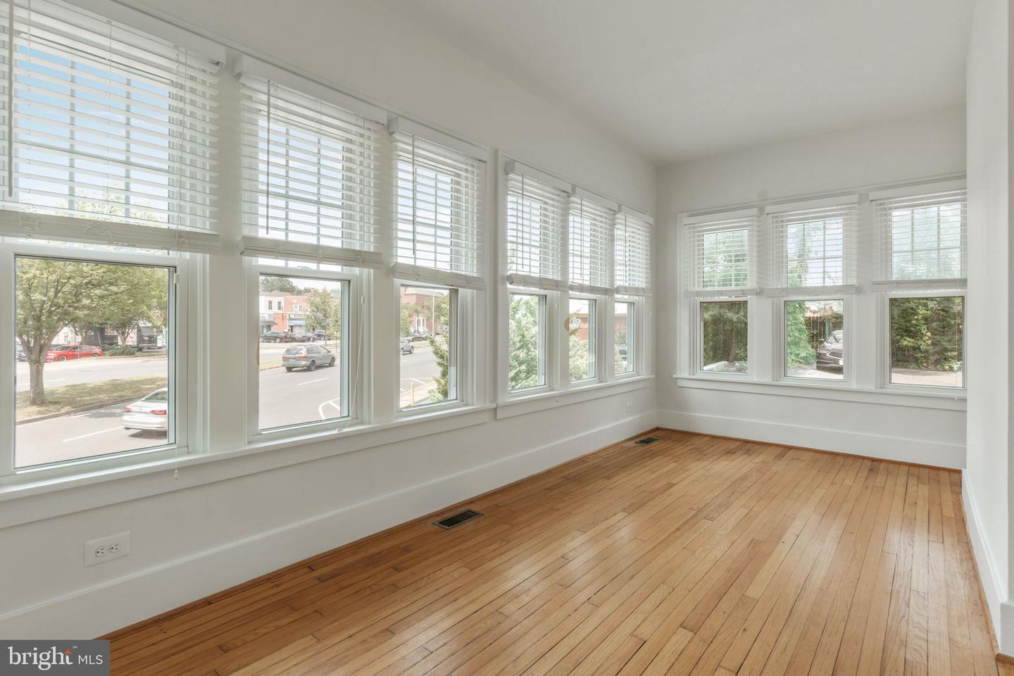 2629 WASHINGTON BLVD, ARLINGTON, Virginia 22201, 5 Bedrooms Bedrooms, ,3 BathroomsBathrooms,Residential,For sale,2629 WASHINGTON BLVD,VAAR2059484 MLS # VAAR2059484