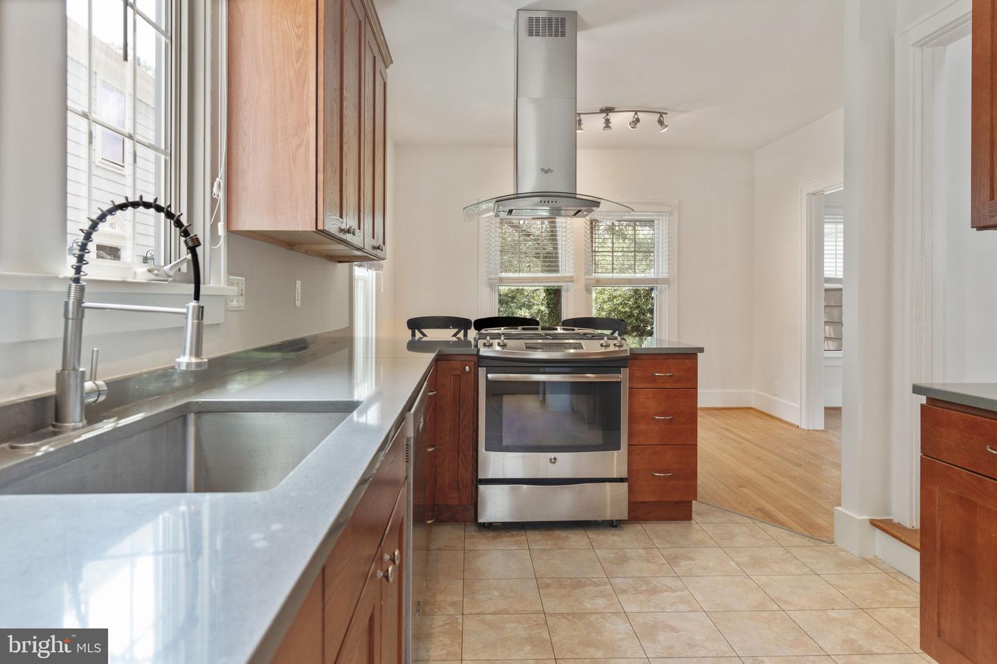 2629 WASHINGTON BLVD, ARLINGTON, Virginia 22201, 5 Bedrooms Bedrooms, ,3 BathroomsBathrooms,Residential,For sale,2629 WASHINGTON BLVD,VAAR2059484 MLS # VAAR2059484