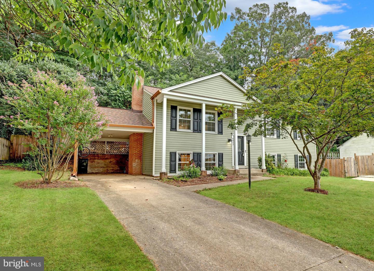 6813 LAMP POST LN, ALEXANDRIA, Virginia 22306, 4 Bedrooms Bedrooms, ,3 BathroomsBathrooms,Residential,For sale,6813 LAMP POST LN,VAFX2248932 MLS # VAFX2248932