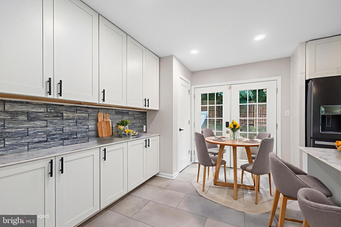 6813 LAMP POST LN, ALEXANDRIA, Virginia 22306, 4 Bedrooms Bedrooms, ,3 BathroomsBathrooms,Residential,For sale,6813 LAMP POST LN,VAFX2248932 MLS # VAFX2248932