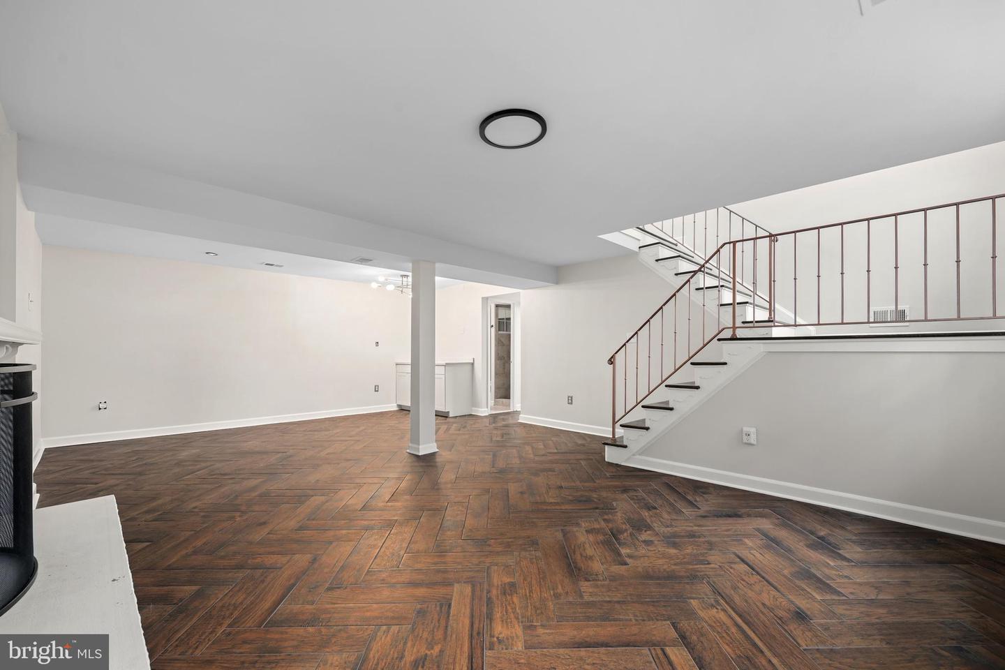 6813 LAMP POST LN, ALEXANDRIA, Virginia 22306, 4 Bedrooms Bedrooms, ,3 BathroomsBathrooms,Residential,For sale,6813 LAMP POST LN,VAFX2248932 MLS # VAFX2248932