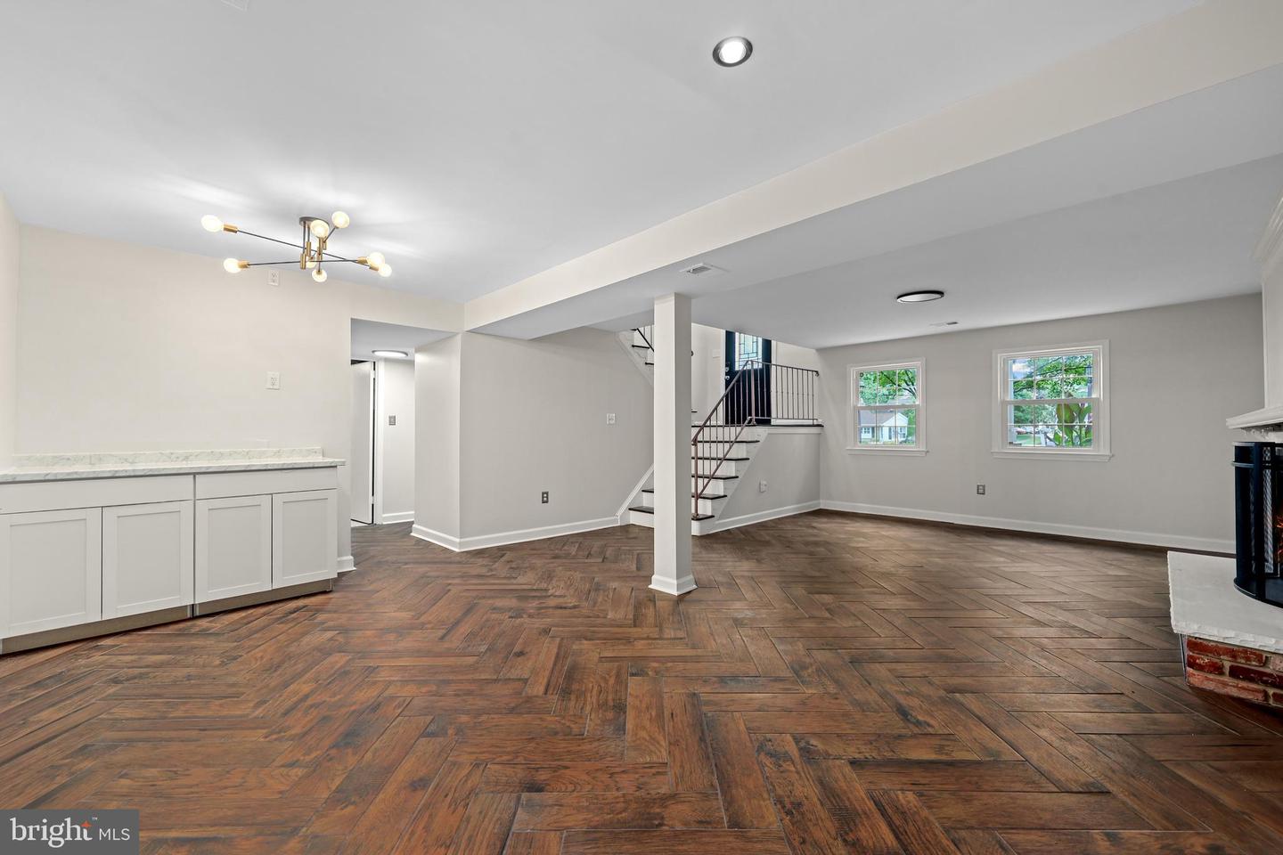 6813 LAMP POST LN, ALEXANDRIA, Virginia 22306, 4 Bedrooms Bedrooms, ,3 BathroomsBathrooms,Residential,For sale,6813 LAMP POST LN,VAFX2248932 MLS # VAFX2248932