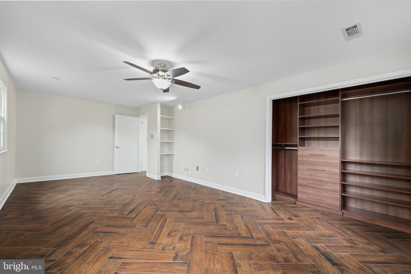 6813 LAMP POST LN, ALEXANDRIA, Virginia 22306, 4 Bedrooms Bedrooms, ,3 BathroomsBathrooms,Residential,For sale,6813 LAMP POST LN,VAFX2248932 MLS # VAFX2248932