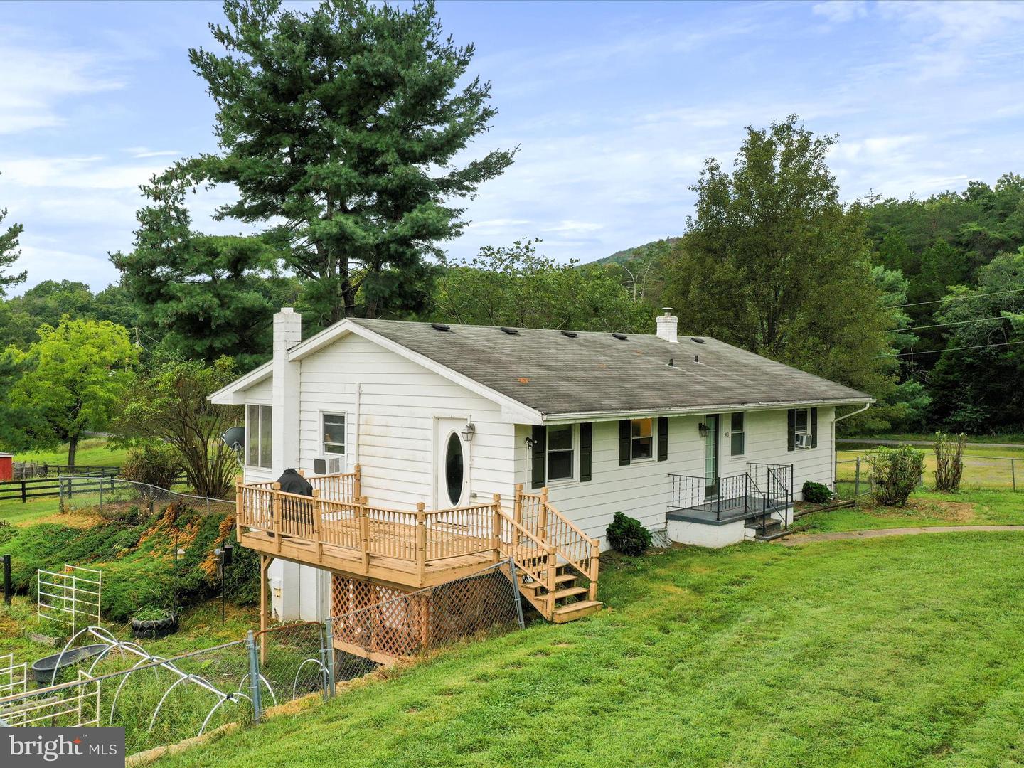 903 COVERSTONE RD, FORT VALLEY, Virginia 22652, 3 Bedrooms Bedrooms, ,2 BathroomsBathrooms,Residential,For sale,903 COVERSTONE RD,VASH2011758 MLS # VASH2011758
