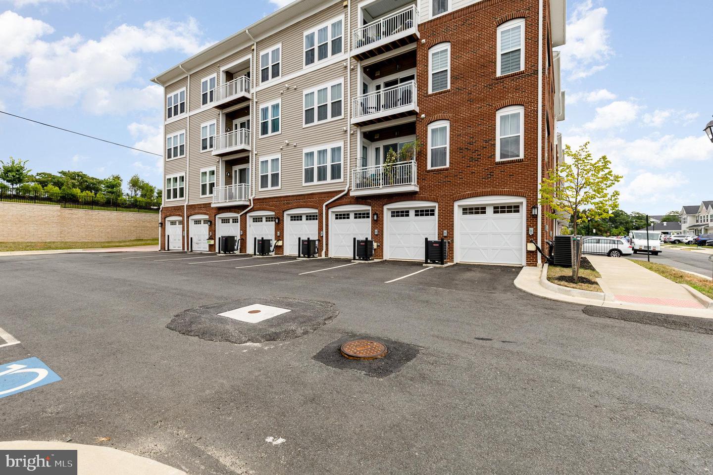 3720 HAVERTILL LN #303, WOODBRIDGE, Virginia 22193, 2 Bedrooms Bedrooms, ,2 BathroomsBathrooms,Residential,For sale,3720 HAVERTILL LN #303,VAPW2097548 MLS # VAPW2097548
