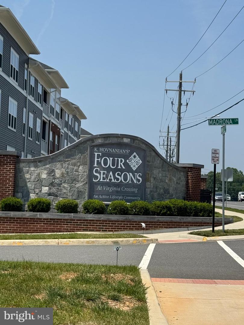 3720 HAVERTILL LN #303, WOODBRIDGE, Virginia 22193, 2 Bedrooms Bedrooms, ,2 BathroomsBathrooms,Residential,For sale,3720 HAVERTILL LN #303,VAPW2097548 MLS # VAPW2097548