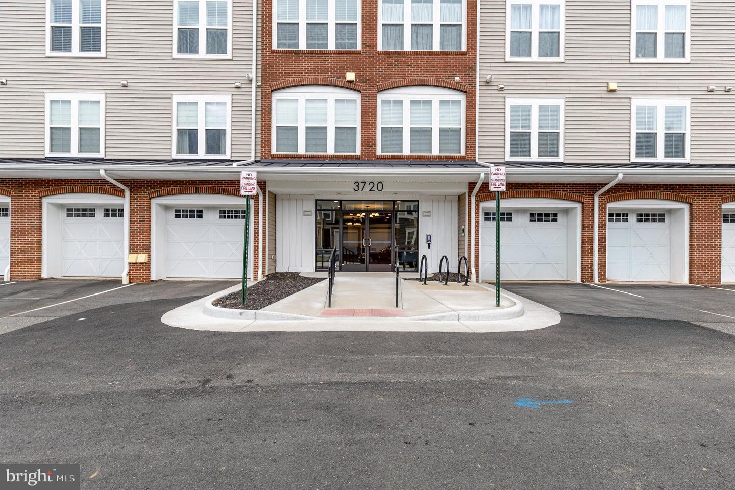 3720 HAVERTILL LN #303, WOODBRIDGE, Virginia 22193, 2 Bedrooms Bedrooms, ,2 BathroomsBathrooms,Residential,For sale,3720 HAVERTILL LN #303,VAPW2097548 MLS # VAPW2097548