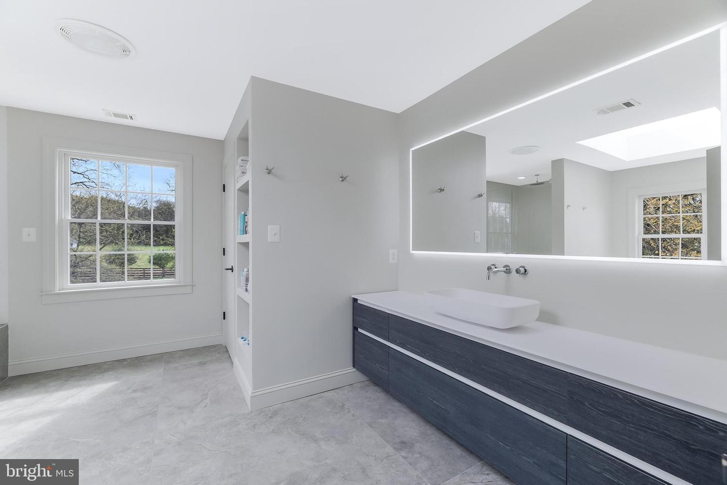 11748 THOMAS AVE, GREAT FALLS, Virginia 22066, 5 Bedrooms Bedrooms, ,4 BathroomsBathrooms,Residential,For sale,11748 THOMAS AVE,VAFX2257384 MLS # VAFX2257384