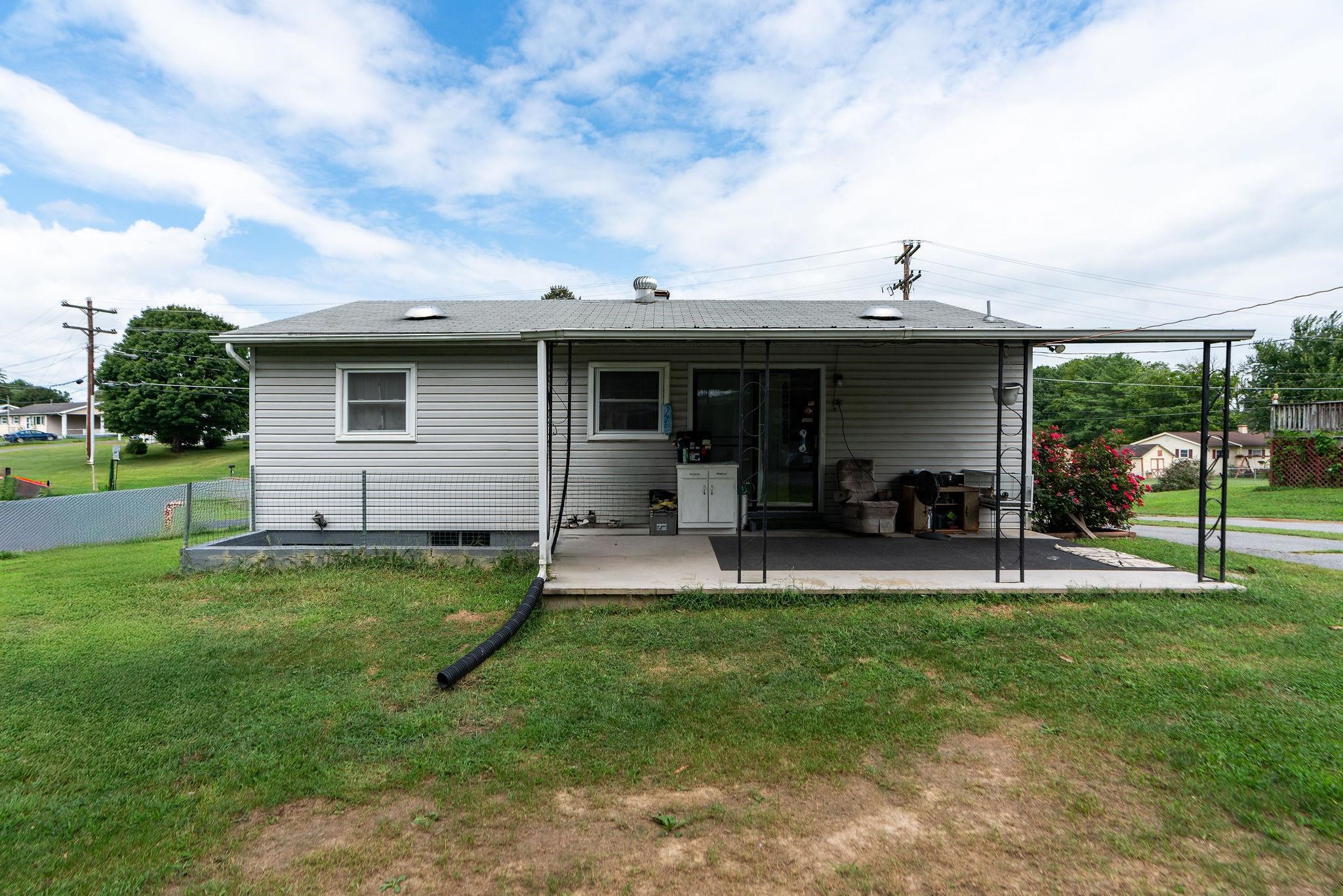 26 MAPLE DR, VERONA, Virginia 24482, 2 Bedrooms Bedrooms, ,1 BathroomBathrooms,Residential,26 MAPLE DR,668096 MLS # 668096