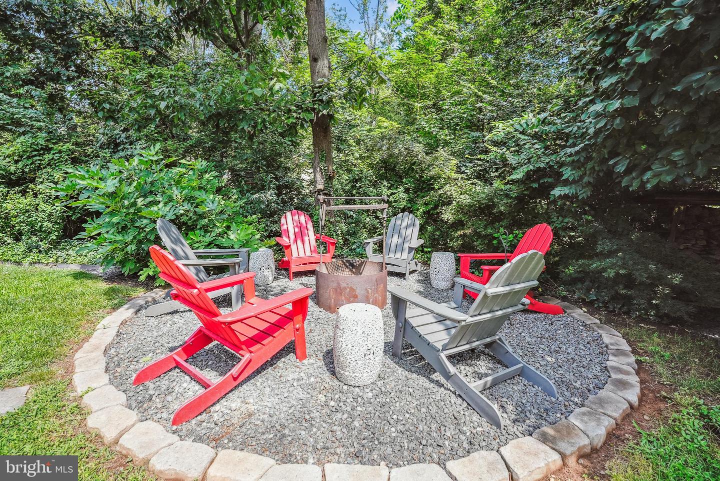 276 W MEADOWLAND LN W, STERLING, Virginia 20164, 4 Bedrooms Bedrooms, ,2 BathroomsBathrooms,Residential,For sale,276 W MEADOWLAND LN W,VALO2103666 MLS # VALO2103666
