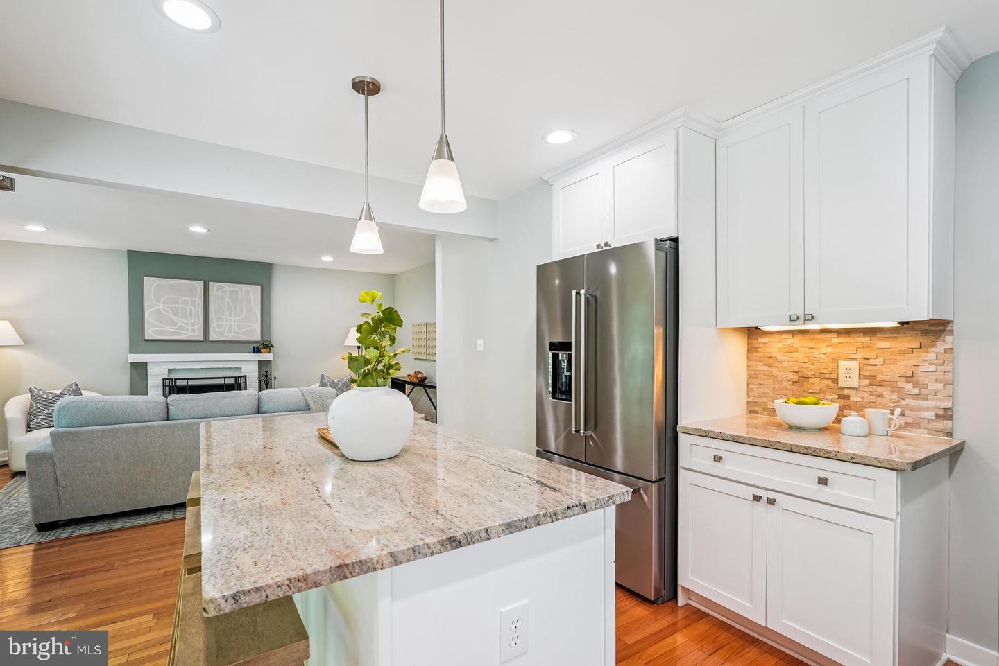 276 W MEADOWLAND LN W, STERLING, Virginia 20164, 4 Bedrooms Bedrooms, ,2 BathroomsBathrooms,Residential,For sale,276 W MEADOWLAND LN W,VALO2103666 MLS # VALO2103666