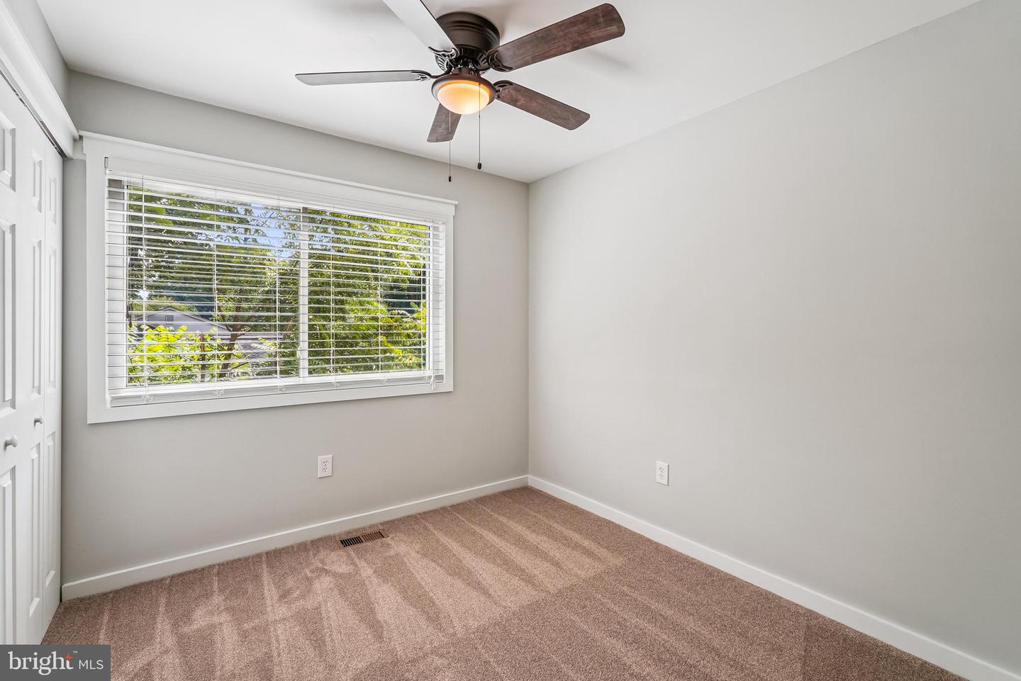 276 W MEADOWLAND LN W, STERLING, Virginia 20164, 4 Bedrooms Bedrooms, ,2 BathroomsBathrooms,Residential,For sale,276 W MEADOWLAND LN W,VALO2103666 MLS # VALO2103666