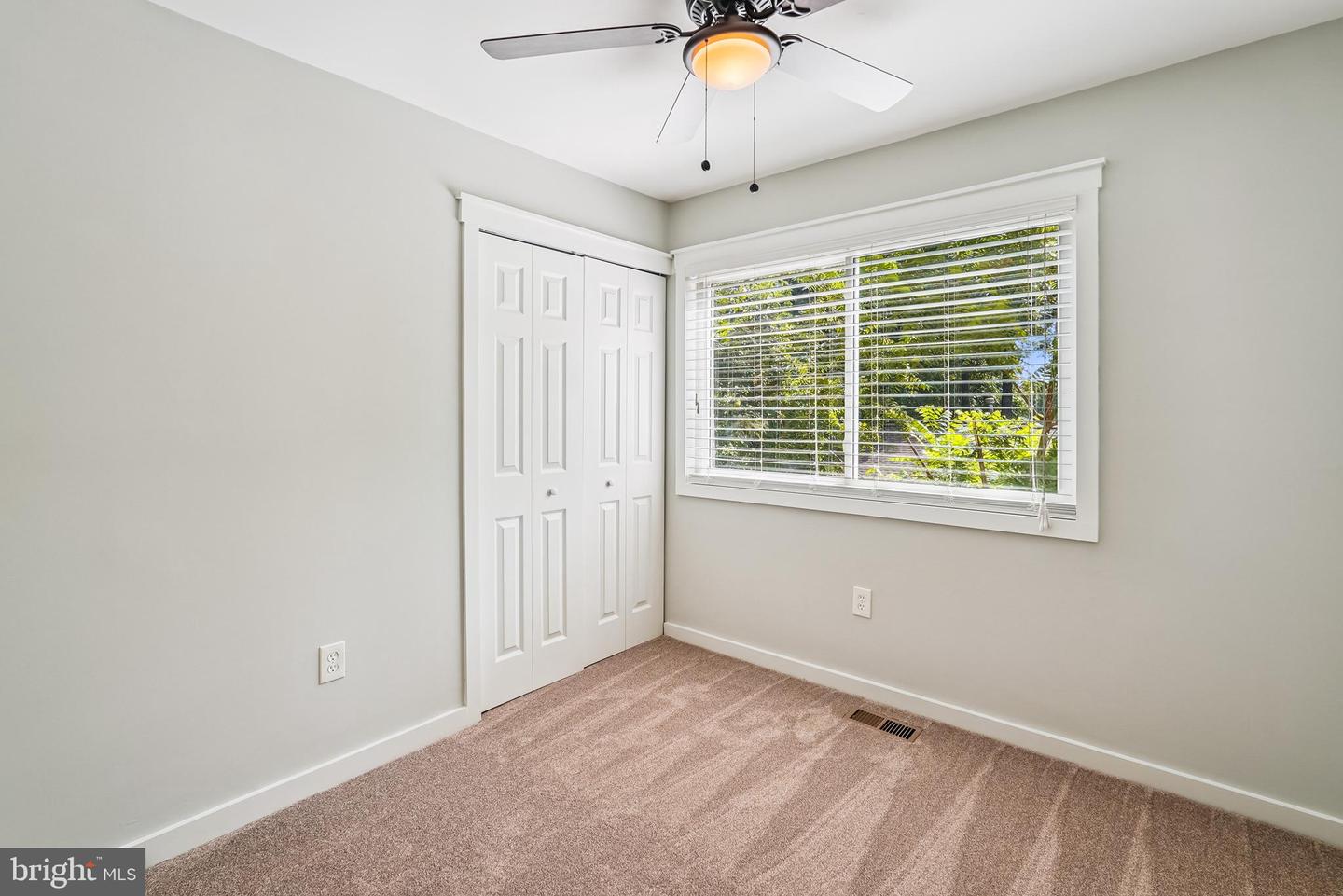 276 W MEADOWLAND LN W, STERLING, Virginia 20164, 4 Bedrooms Bedrooms, ,2 BathroomsBathrooms,Residential,For sale,276 W MEADOWLAND LN W,VALO2103666 MLS # VALO2103666