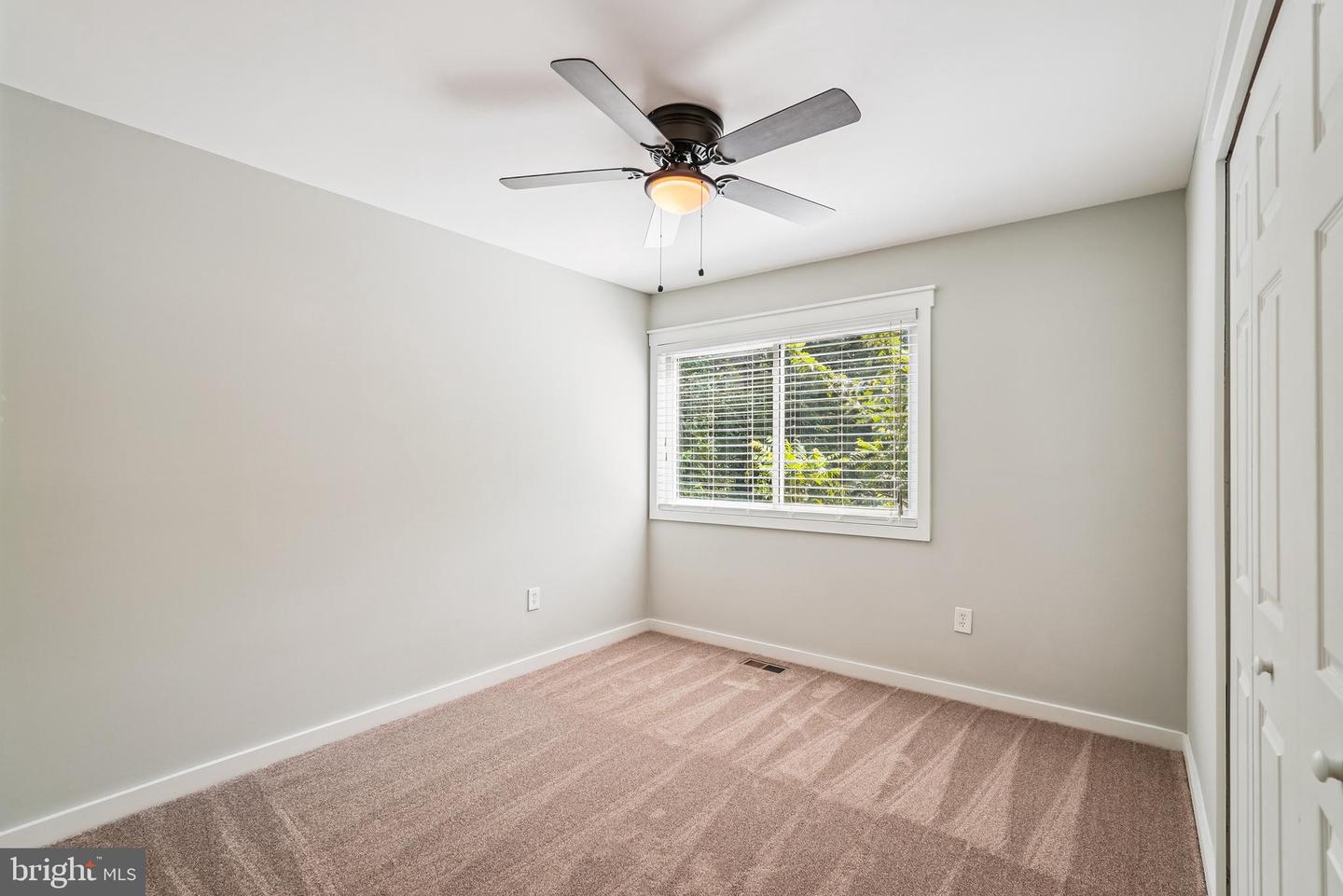 276 W MEADOWLAND LN W, STERLING, Virginia 20164, 4 Bedrooms Bedrooms, ,2 BathroomsBathrooms,Residential,For sale,276 W MEADOWLAND LN W,VALO2103666 MLS # VALO2103666