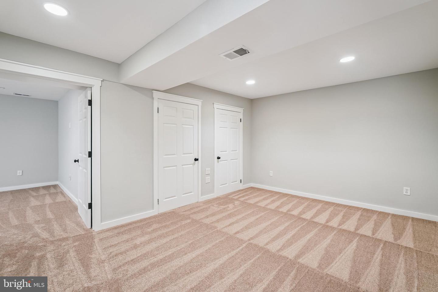 276 W MEADOWLAND LN W, STERLING, Virginia 20164, 4 Bedrooms Bedrooms, ,2 BathroomsBathrooms,Residential,For sale,276 W MEADOWLAND LN W,VALO2103666 MLS # VALO2103666