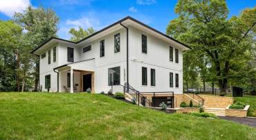 5005 RAVENSWORTH RD, ANNANDALE, Virginia 22003, 5 Bedrooms Bedrooms, ,5 BathroomsBathrooms,Residential,For sale,5005 RAVENSWORTH RD,VAFX2259416 MLS # VAFX2259416