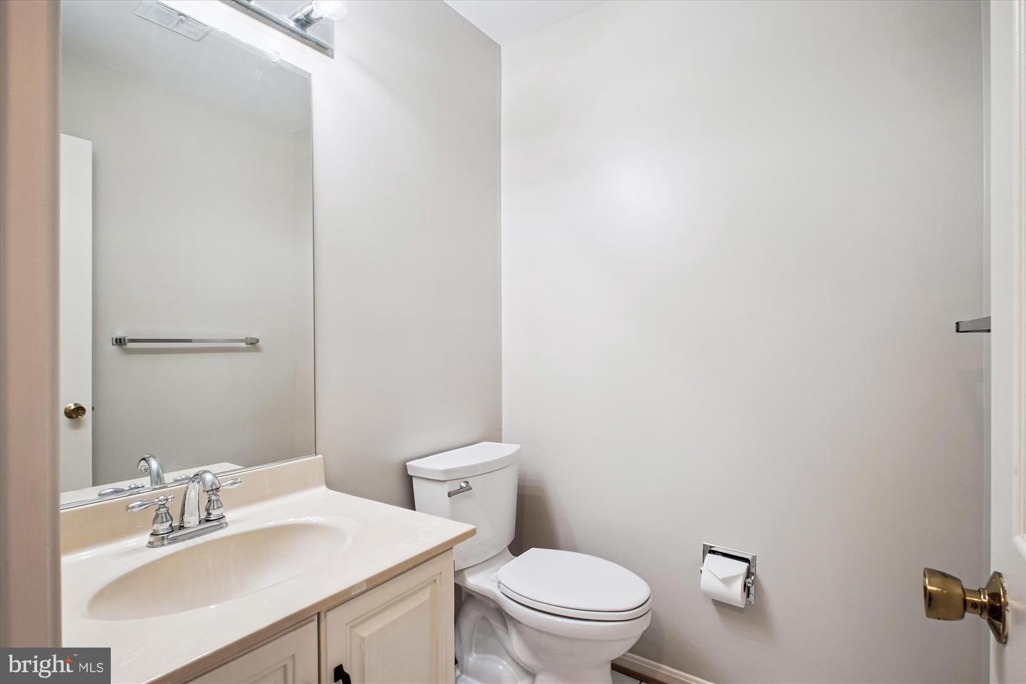 8809 SHADOWLAKE WAY, SPRINGFIELD, Virginia 22153, 4 Bedrooms Bedrooms, ,3 BathroomsBathrooms,Residential,For sale,8809 SHADOWLAKE WAY,VAFX2259630 MLS # VAFX2259630