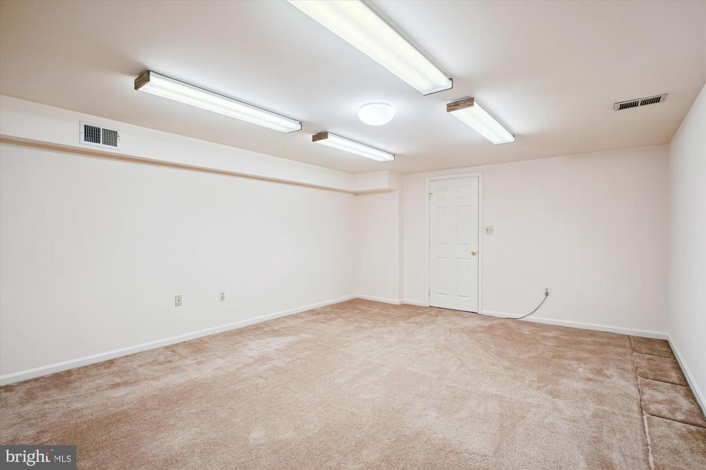 8809 SHADOWLAKE WAY, SPRINGFIELD, Virginia 22153, 4 Bedrooms Bedrooms, ,3 BathroomsBathrooms,Residential,For sale,8809 SHADOWLAKE WAY,VAFX2259630 MLS # VAFX2259630