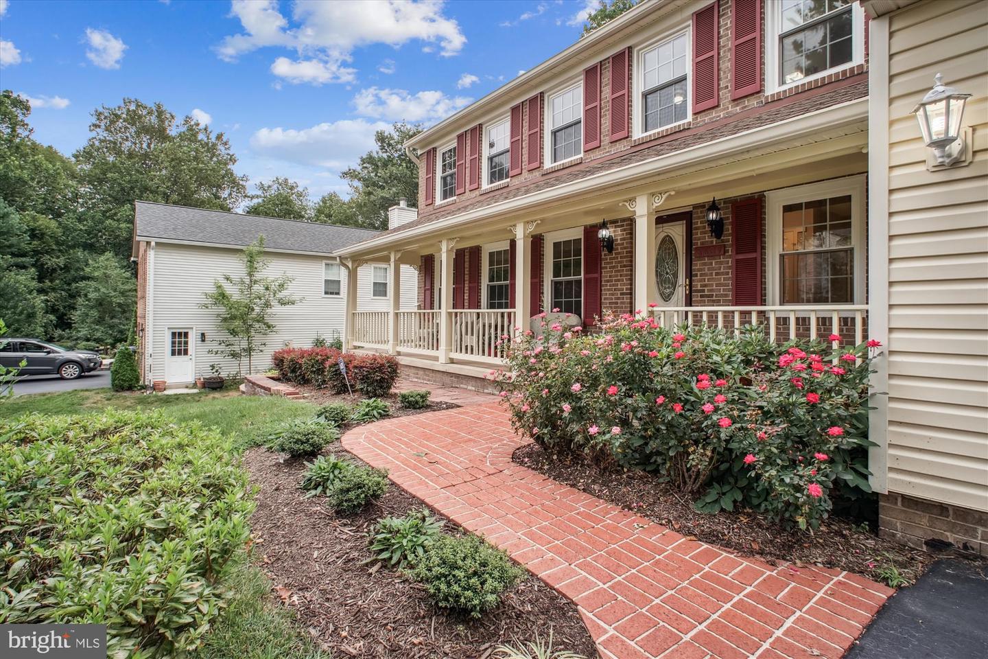 8809 SHADOWLAKE WAY, SPRINGFIELD, Virginia 22153, 4 Bedrooms Bedrooms, ,3 BathroomsBathrooms,Residential,For sale,8809 SHADOWLAKE WAY,VAFX2259630 MLS # VAFX2259630