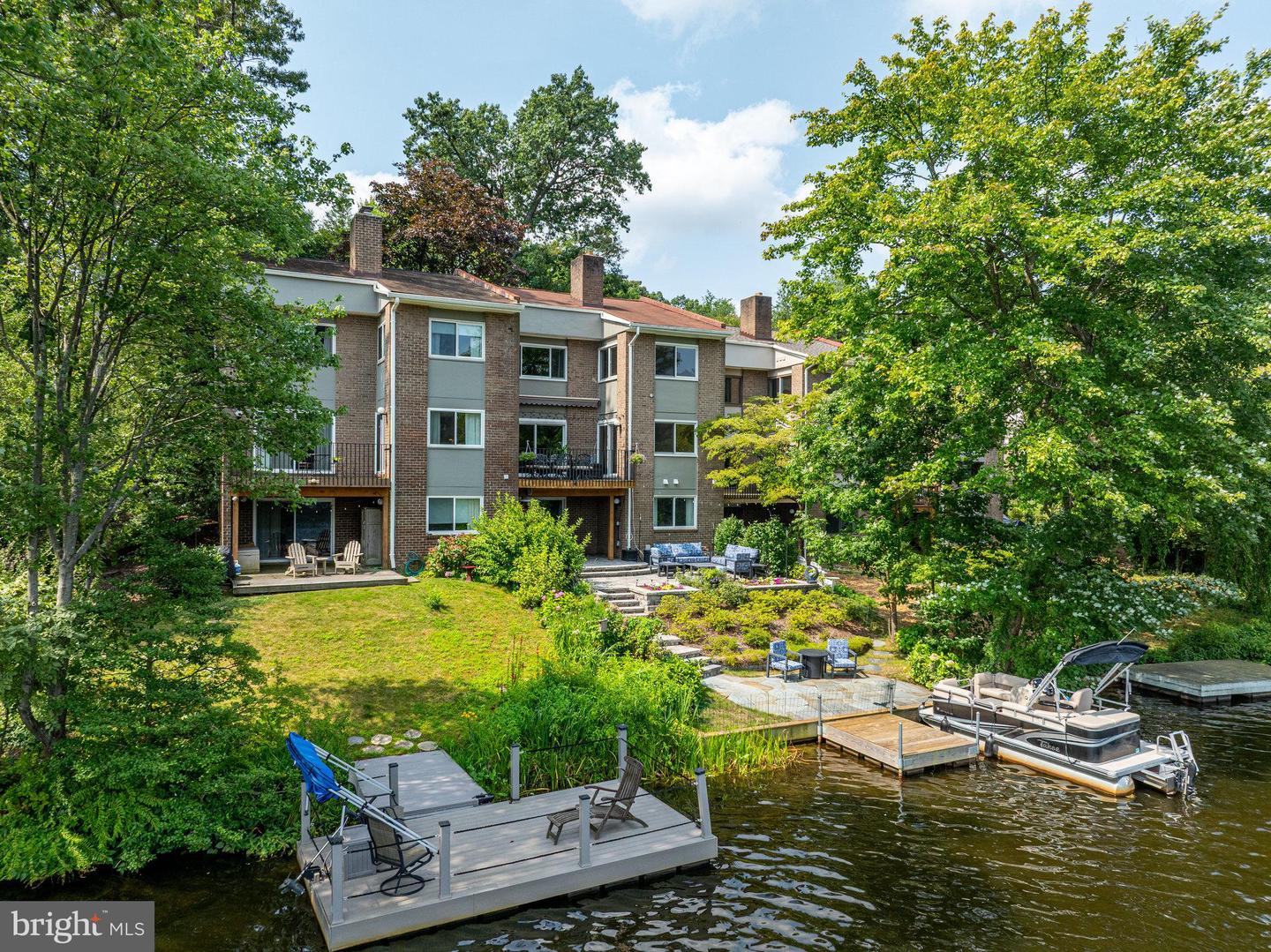 1605 GREENBRIAR CT, RESTON, Virginia 20190, 4 Bedrooms Bedrooms, ,3 BathroomsBathrooms,Residential,For sale,1605 GREENBRIAR CT,VAFX2259810 MLS # VAFX2259810