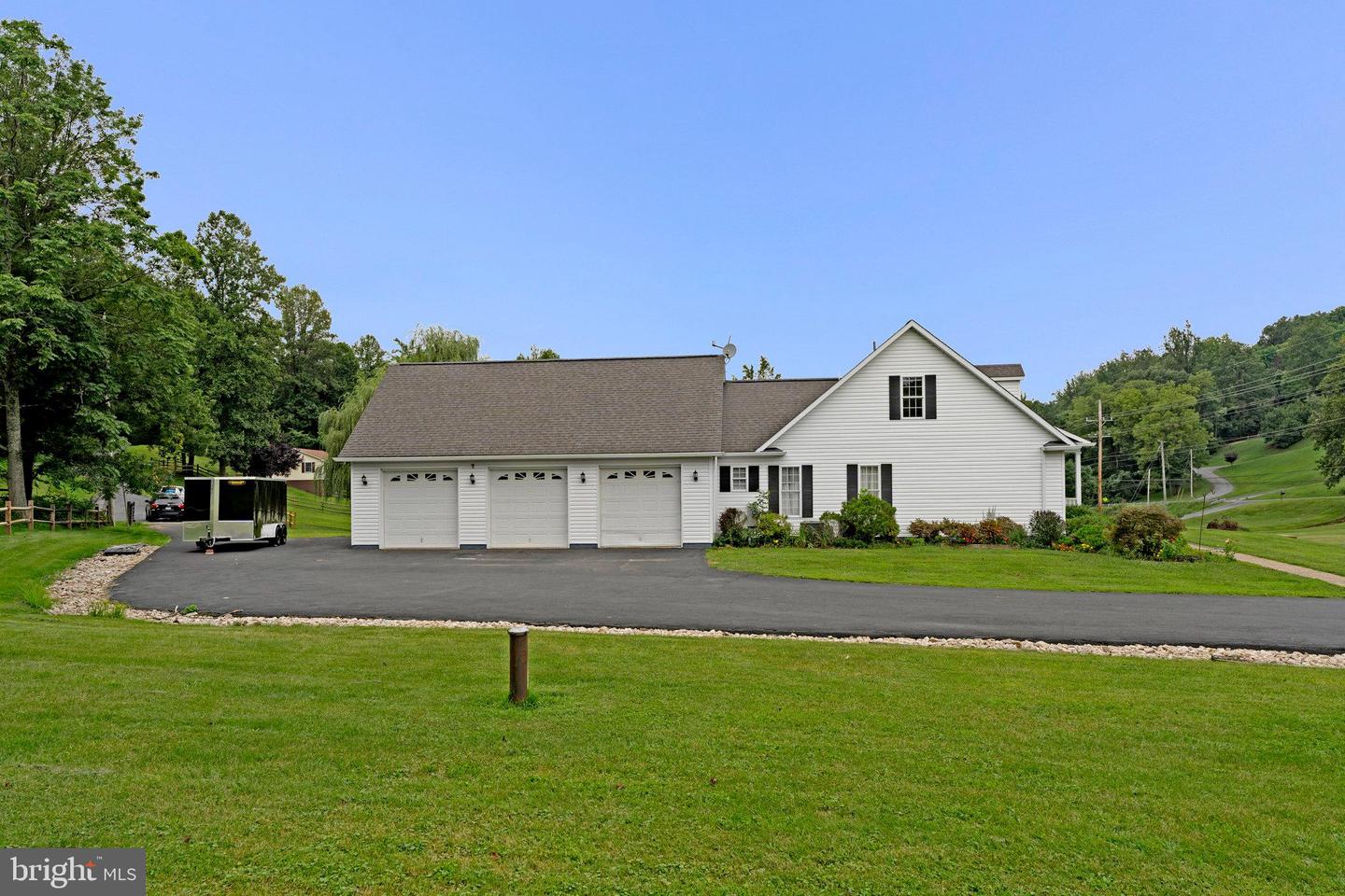 3938 REMOUNT RD, FRONT ROYAL, Virginia 22630, 5 Bedrooms Bedrooms, ,3 BathroomsBathrooms,Residential,For sale,3938 REMOUNT RD,VAWR2011916 MLS # VAWR2011916