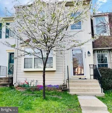 5809 WATERDALE CT, CENTREVILLE, Virginia 20121, 3 Bedrooms Bedrooms, ,2 BathroomsBathrooms,Residential,For sale,5809 WATERDALE CT,VAFX2260006 MLS # VAFX2260006