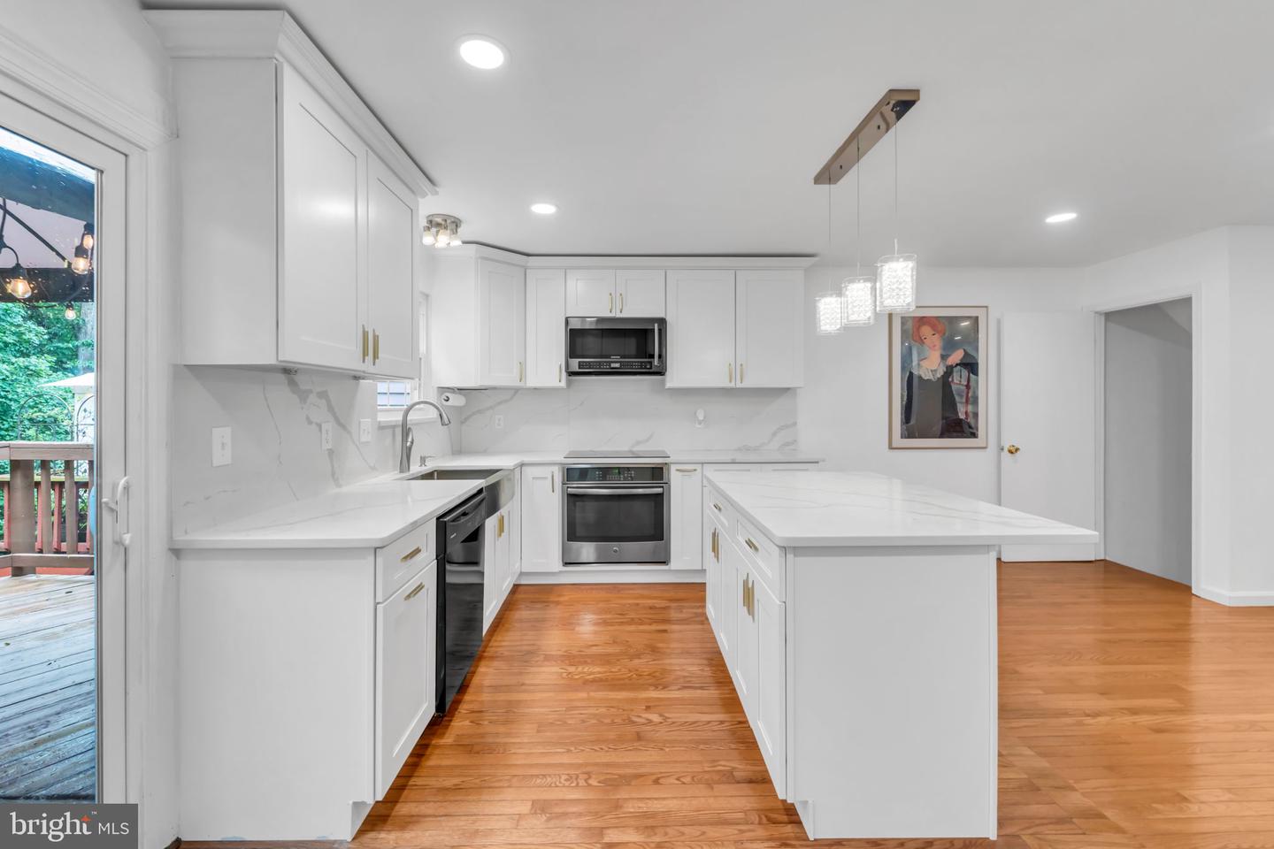 5809 WATERDALE CT, CENTREVILLE, Virginia 20121, 3 Bedrooms Bedrooms, ,2 BathroomsBathrooms,Residential,For sale,5809 WATERDALE CT,VAFX2260006 MLS # VAFX2260006