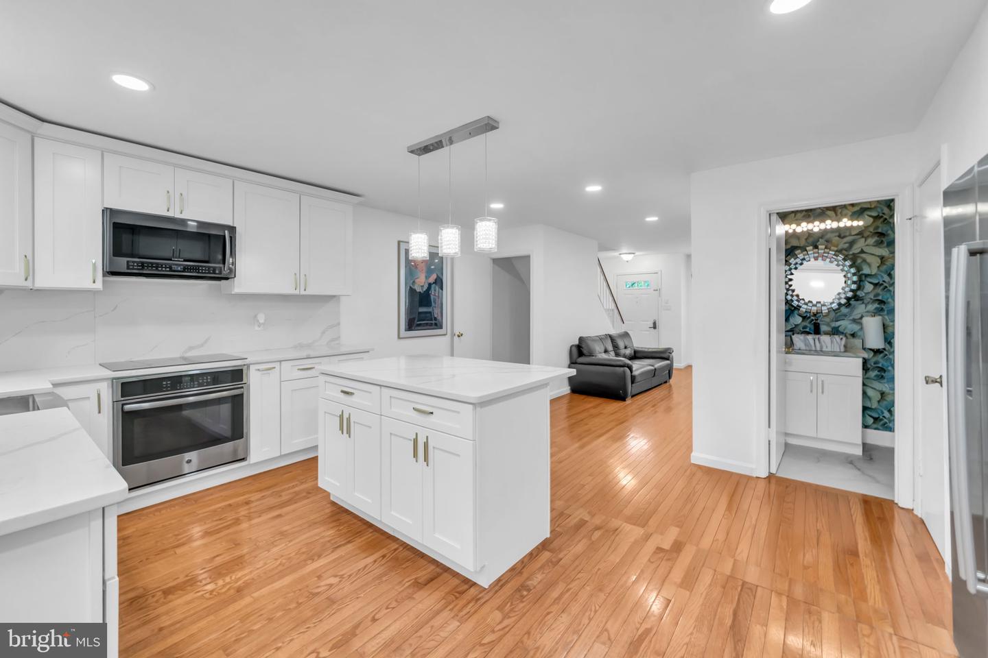 5809 WATERDALE CT, CENTREVILLE, Virginia 20121, 3 Bedrooms Bedrooms, ,2 BathroomsBathrooms,Residential,For sale,5809 WATERDALE CT,VAFX2260006 MLS # VAFX2260006