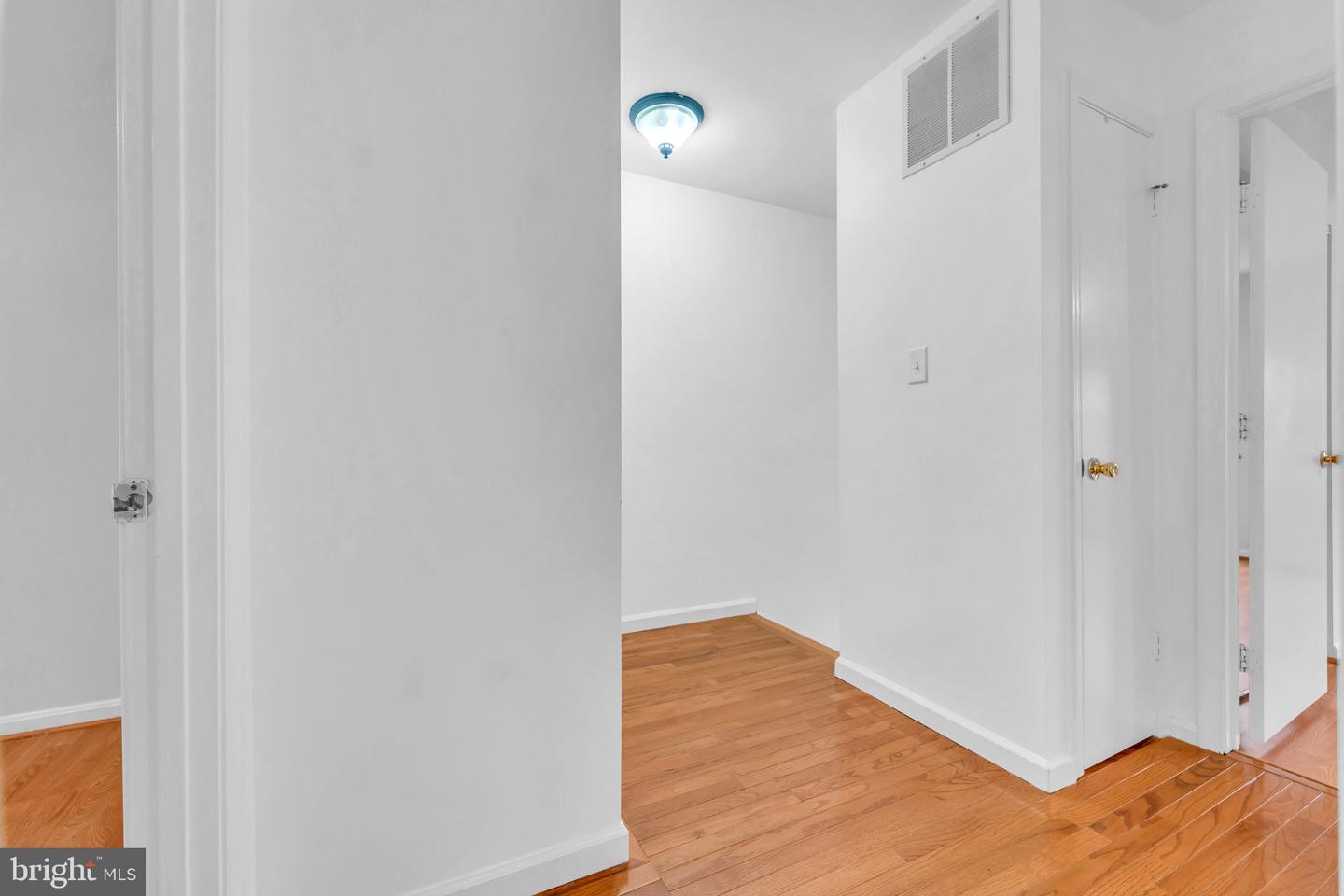 5809 WATERDALE CT, CENTREVILLE, Virginia 20121, 3 Bedrooms Bedrooms, ,2 BathroomsBathrooms,Residential,For sale,5809 WATERDALE CT,VAFX2260006 MLS # VAFX2260006