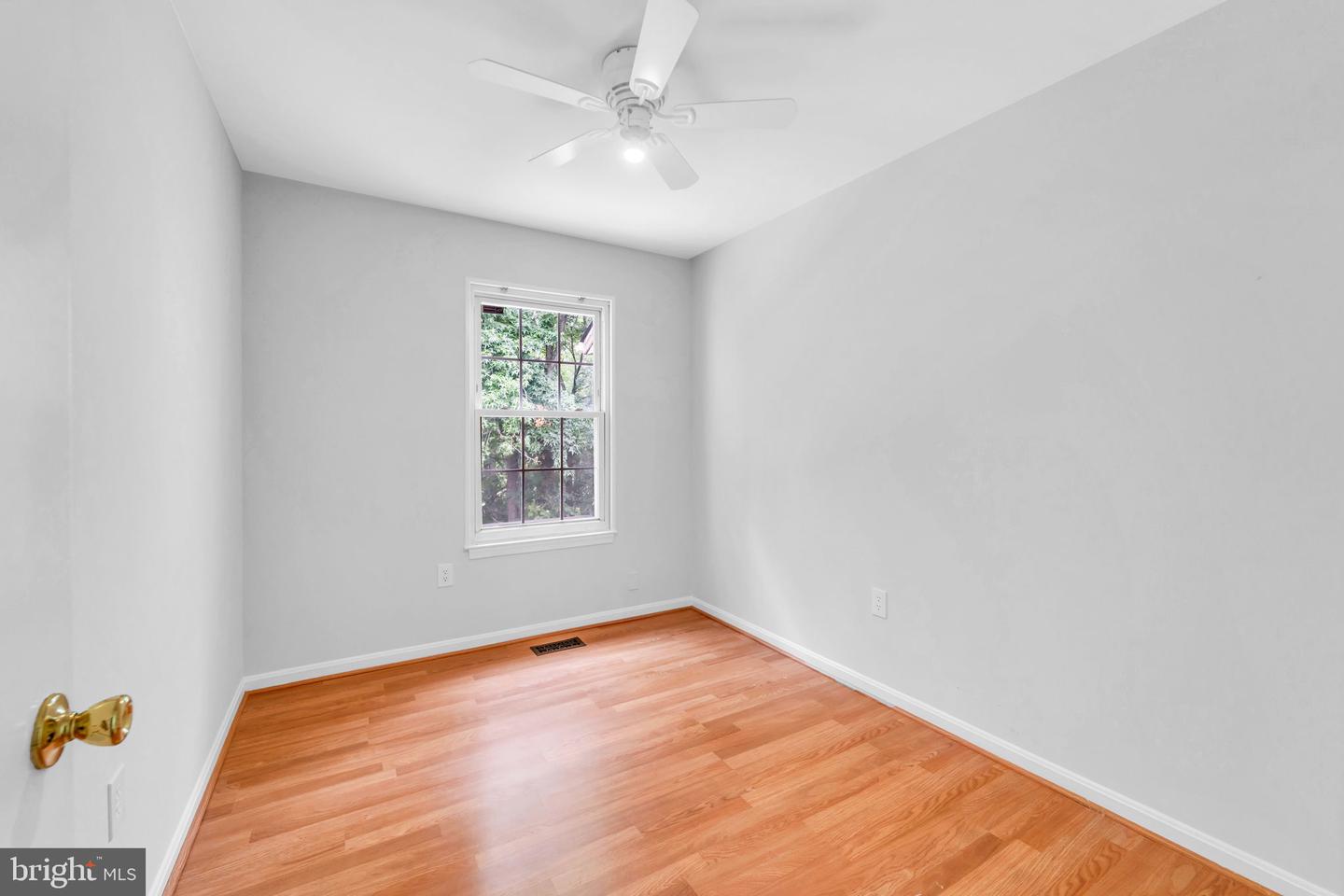 5809 WATERDALE CT, CENTREVILLE, Virginia 20121, 3 Bedrooms Bedrooms, ,2 BathroomsBathrooms,Residential,For sale,5809 WATERDALE CT,VAFX2260006 MLS # VAFX2260006