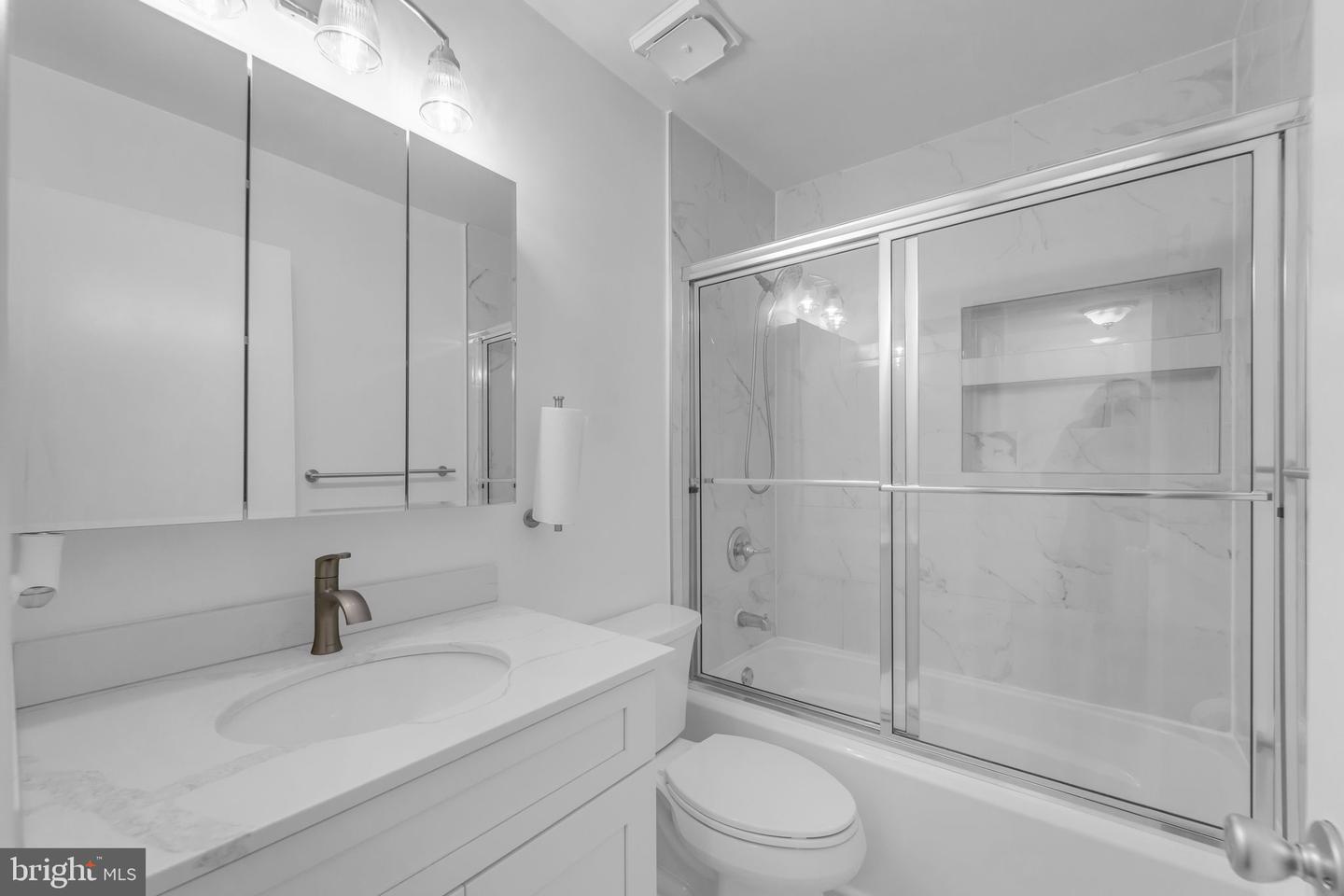 5809 WATERDALE CT, CENTREVILLE, Virginia 20121, 3 Bedrooms Bedrooms, ,2 BathroomsBathrooms,Residential,For sale,5809 WATERDALE CT,VAFX2260006 MLS # VAFX2260006