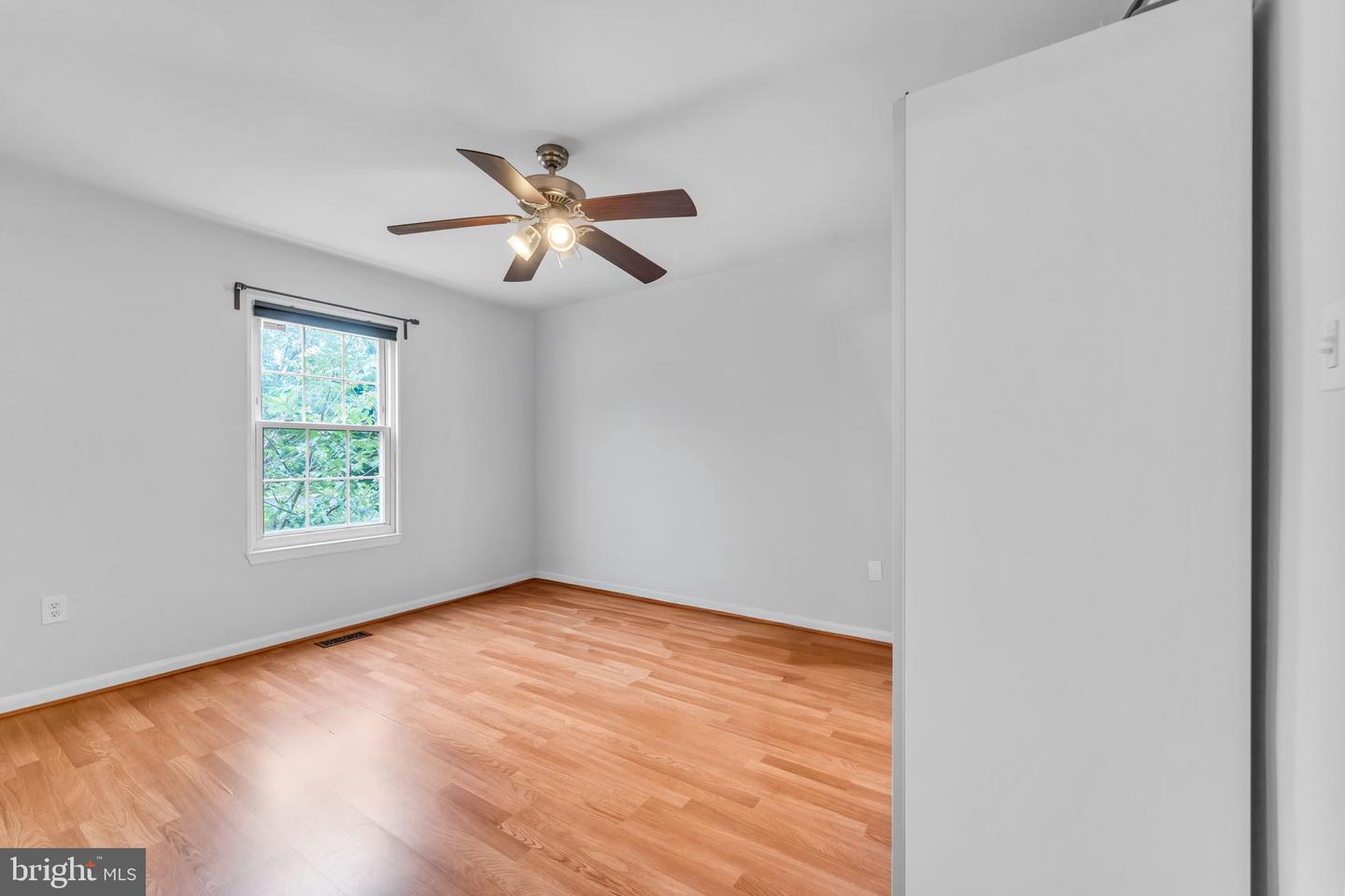 5809 WATERDALE CT, CENTREVILLE, Virginia 20121, 3 Bedrooms Bedrooms, ,2 BathroomsBathrooms,Residential,For sale,5809 WATERDALE CT,VAFX2260006 MLS # VAFX2260006