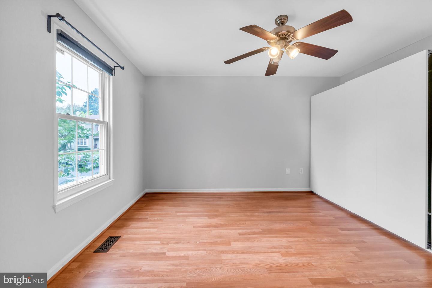 5809 WATERDALE CT, CENTREVILLE, Virginia 20121, 3 Bedrooms Bedrooms, ,2 BathroomsBathrooms,Residential,For sale,5809 WATERDALE CT,VAFX2260006 MLS # VAFX2260006