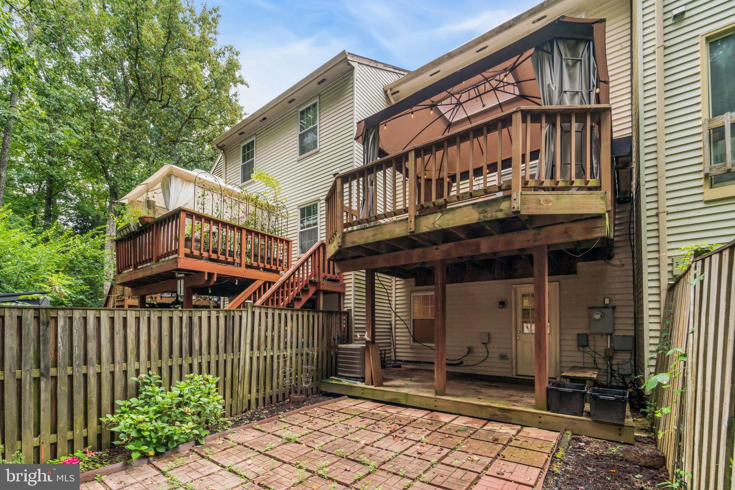 5809 WATERDALE CT, CENTREVILLE, Virginia 20121, 3 Bedrooms Bedrooms, ,2 BathroomsBathrooms,Residential,For sale,5809 WATERDALE CT,VAFX2260006 MLS # VAFX2260006