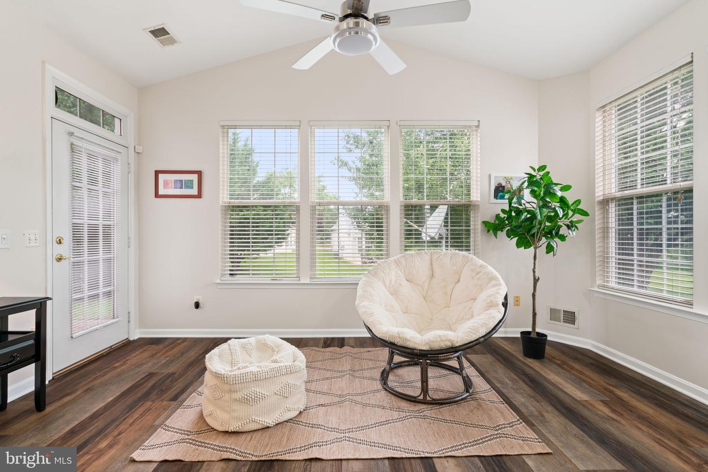 3776 BLOWING LEAF PL, DUMFRIES, Virginia 22025, 3 Bedrooms Bedrooms, 7 Rooms Rooms,2 BathroomsBathrooms,Residential,For sale,3776 BLOWING LEAF PL,VAPW2101092 MLS # VAPW2101092