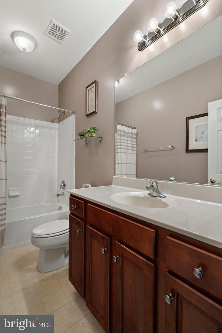 3776 BLOWING LEAF PL, DUMFRIES, Virginia 22025, 3 Bedrooms Bedrooms, 7 Rooms Rooms,2 BathroomsBathrooms,Residential,For sale,3776 BLOWING LEAF PL,VAPW2101092 MLS # VAPW2101092