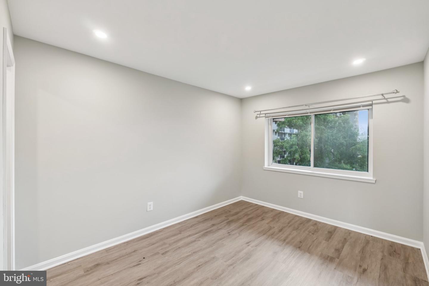 3437 SUMMIT CT NE #3437, WASHINGTON, District Of Columbia 20018, 3 Bedrooms Bedrooms, ,2 BathroomsBathrooms,Residential,For sale,3437 SUMMIT CT NE #3437,DCDC2214740 MLS # DCDC2214740