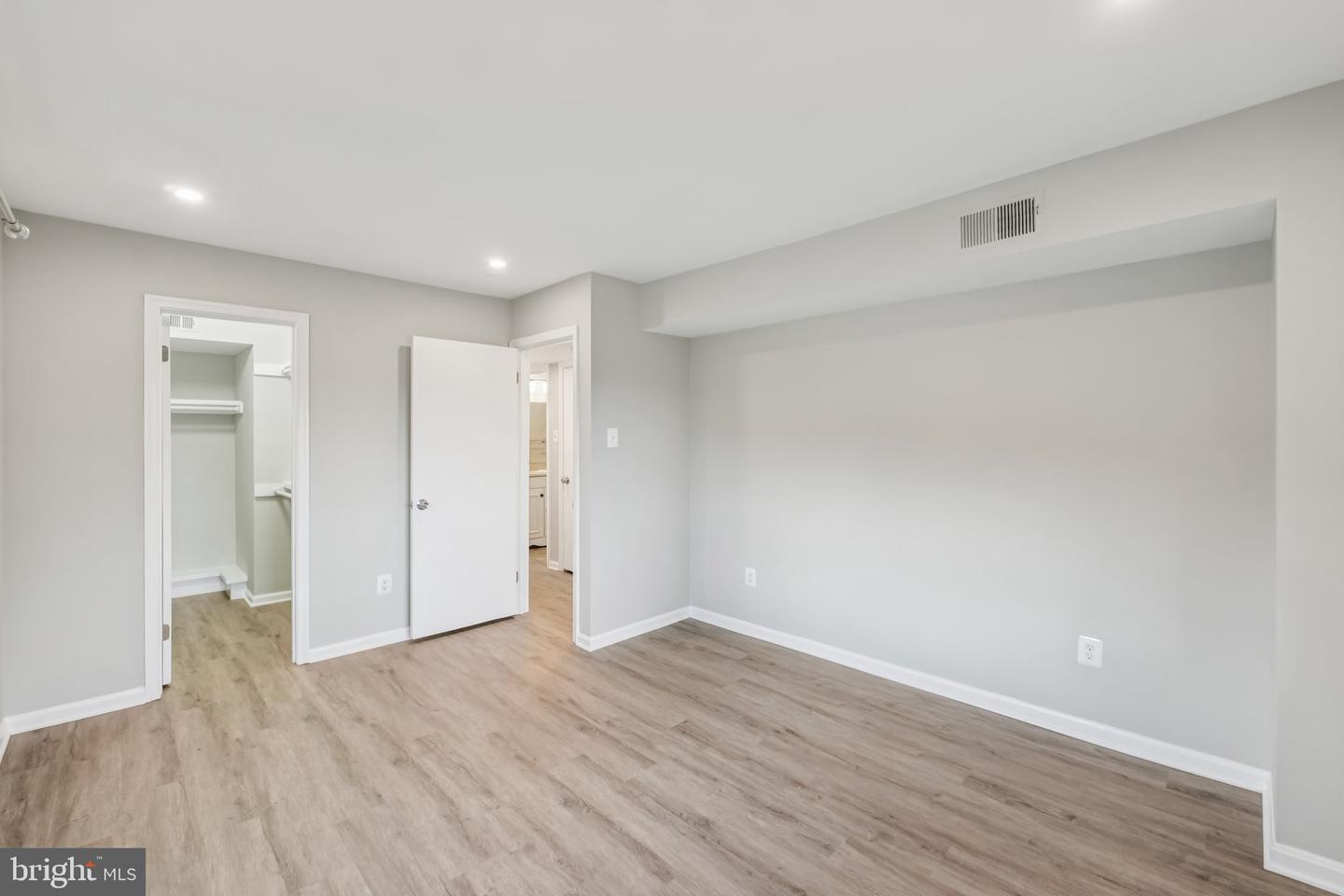 3437 SUMMIT CT NE #3437, WASHINGTON, District Of Columbia 20018, 3 Bedrooms Bedrooms, ,2 BathroomsBathrooms,Residential,For sale,3437 SUMMIT CT NE #3437,DCDC2214740 MLS # DCDC2214740