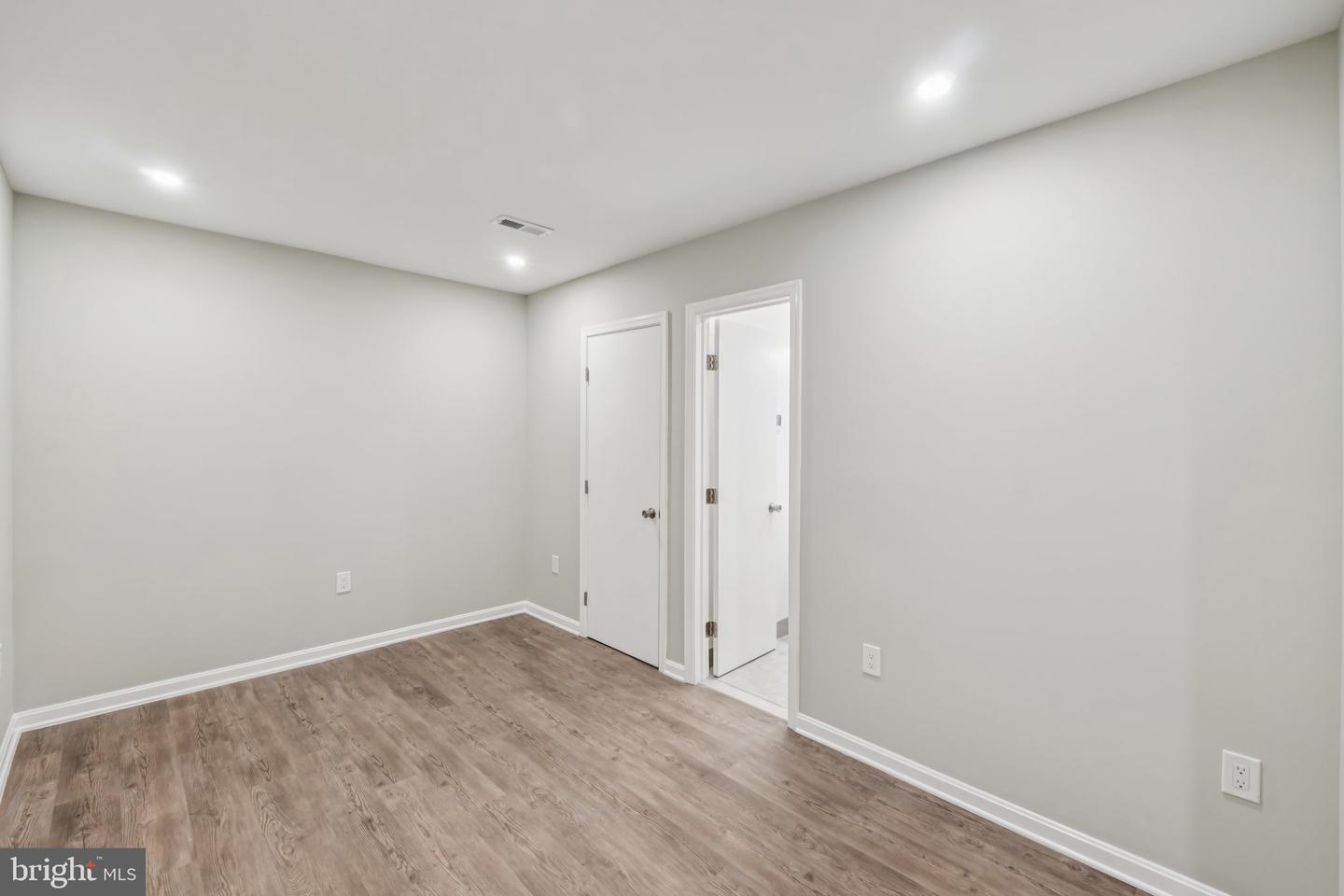 3437 SUMMIT CT NE #3437, WASHINGTON, District Of Columbia 20018, 3 Bedrooms Bedrooms, ,2 BathroomsBathrooms,Residential,For sale,3437 SUMMIT CT NE #3437,DCDC2214740 MLS # DCDC2214740