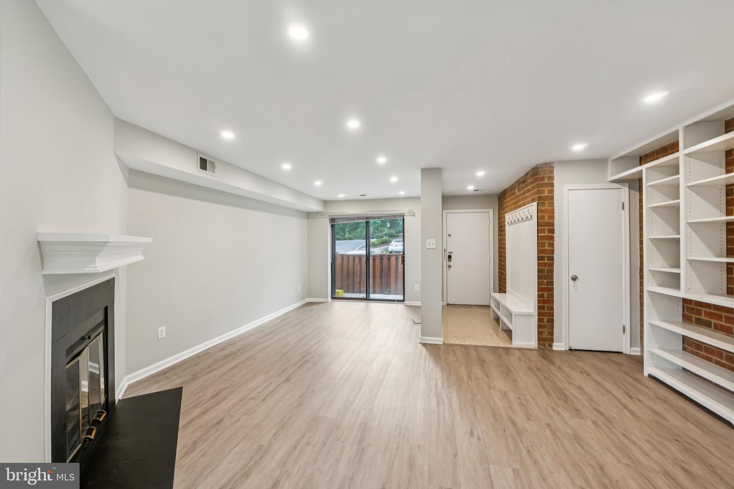 3437 SUMMIT CT NE #3437, WASHINGTON, District Of Columbia 20018, 3 Bedrooms Bedrooms, ,2 BathroomsBathrooms,Residential,For sale,3437 SUMMIT CT NE #3437,DCDC2214740 MLS # DCDC2214740