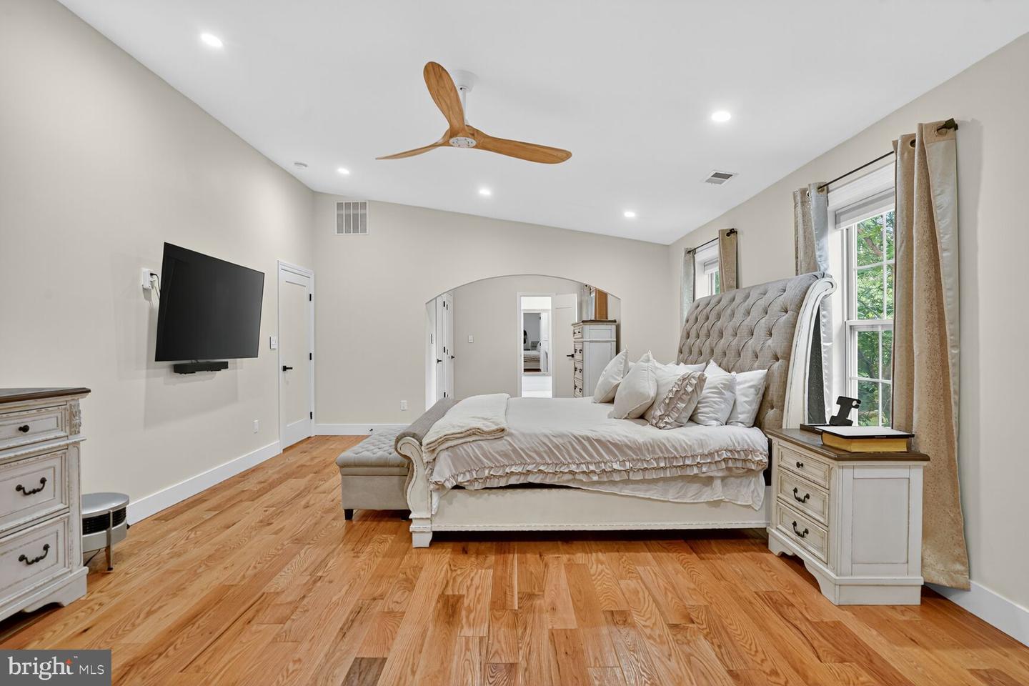 10704 AMES ST, FAIRFAX, Virginia 22032, 6 Bedrooms Bedrooms, ,4 BathroomsBathrooms,Residential,For sale,10704 AMES ST,VAFX2261044 MLS # VAFX2261044