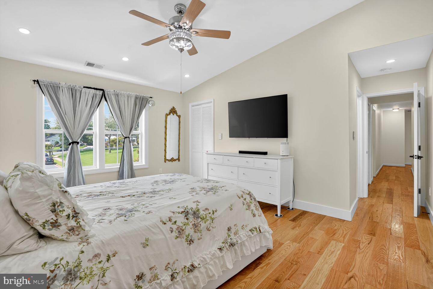 10704 AMES ST, FAIRFAX, Virginia 22032, 6 Bedrooms Bedrooms, ,4 BathroomsBathrooms,Residential,For sale,10704 AMES ST,VAFX2261044 MLS # VAFX2261044