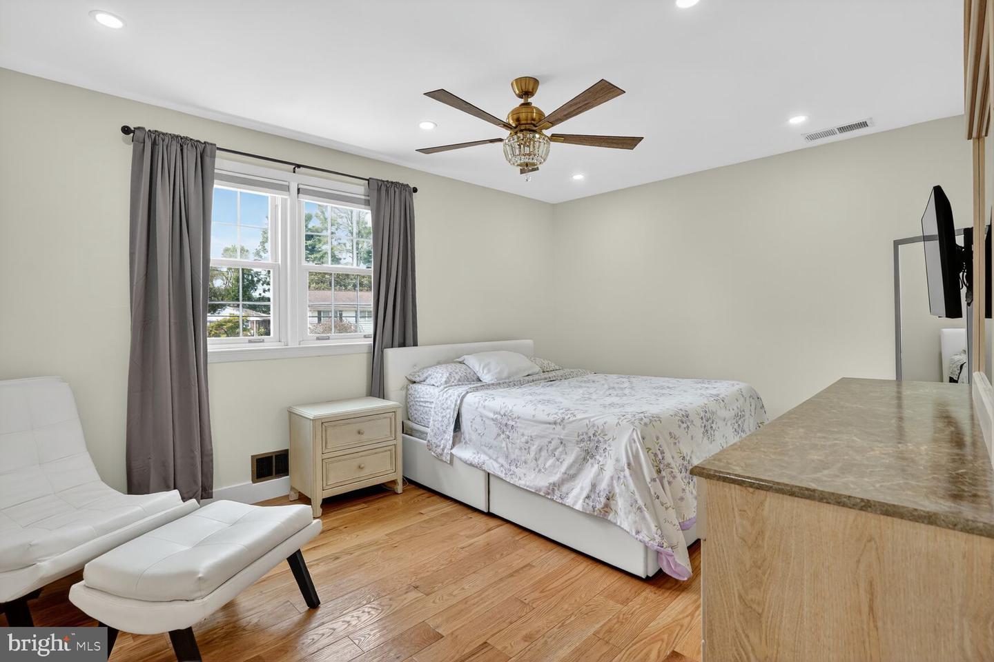 10704 AMES ST, FAIRFAX, Virginia 22032, 6 Bedrooms Bedrooms, ,4 BathroomsBathrooms,Residential,For sale,10704 AMES ST,VAFX2261044 MLS # VAFX2261044