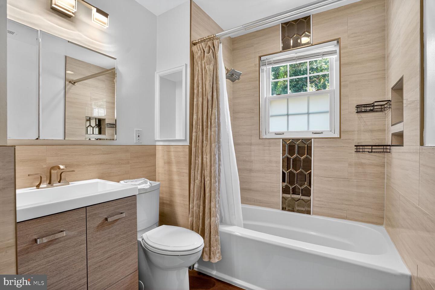 10704 AMES ST, FAIRFAX, Virginia 22032, 6 Bedrooms Bedrooms, ,4 BathroomsBathrooms,Residential,For sale,10704 AMES ST,VAFX2261044 MLS # VAFX2261044